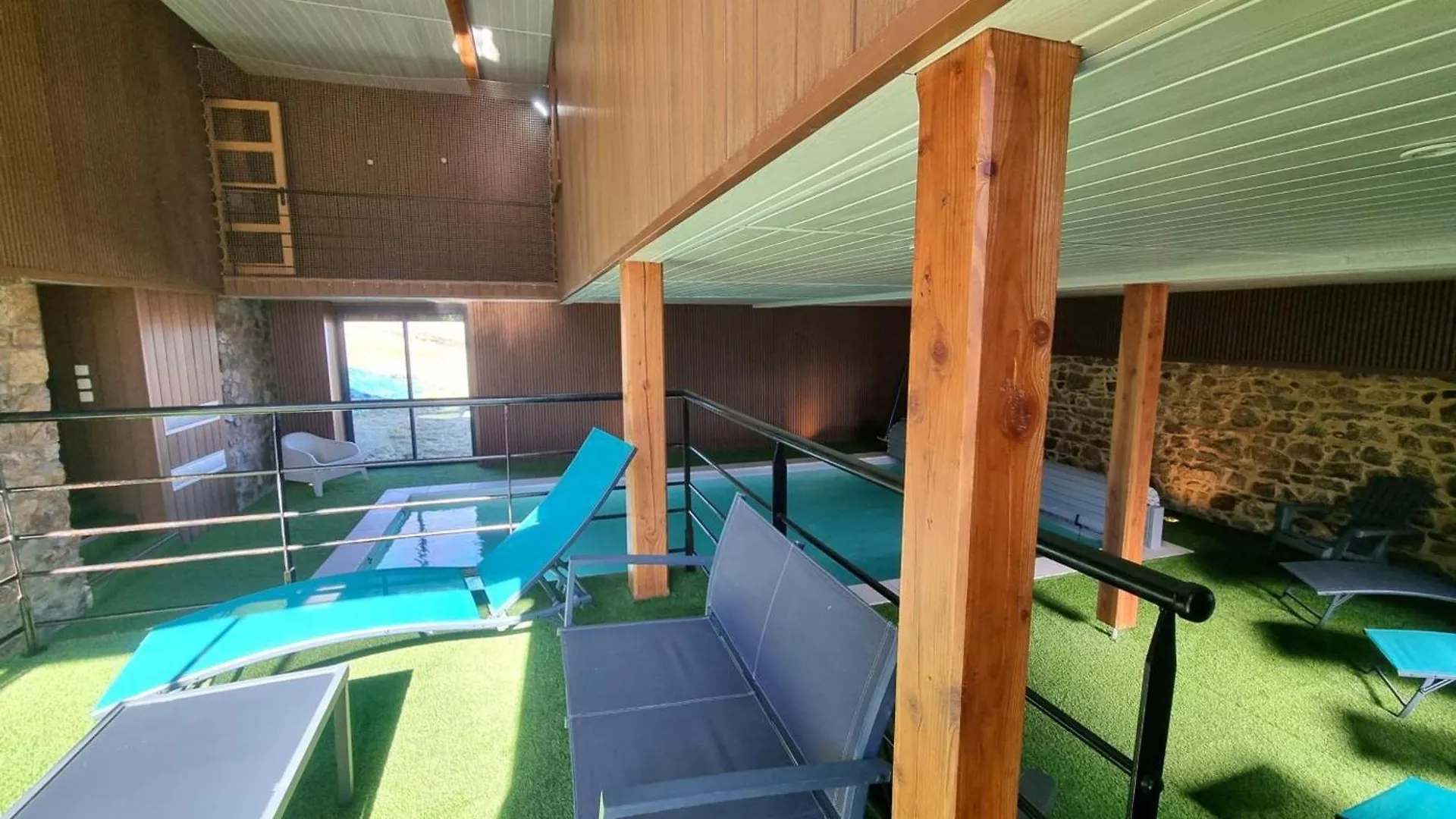 Gite De Charme Avec Piscine Interieure Chauffee, 12/14 Personnes - Fr-1-496-346 Saint-Priest-la-Prugne Holiday home
